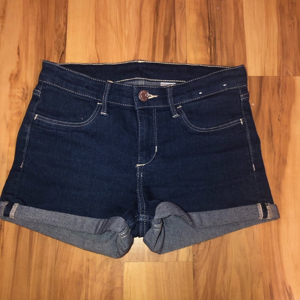 Shorts - Picture 2 of 4